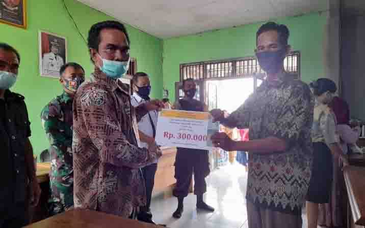 100 KPM di Desa Taringen Terima BLT DD