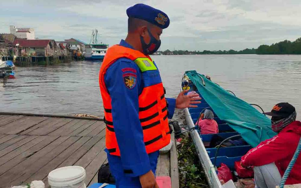 Cegah Penularan, Polair Ingatkan Warga Pesisir Disiplin Terapkan Protokol Kesehatan