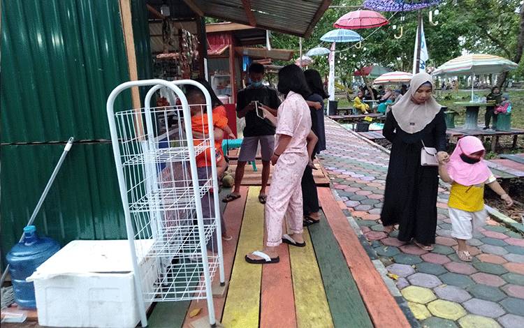 Warung di Taman Hijau Kasongan Kembali Buka