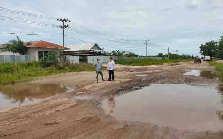Kondisi Jalan Lingkar Selatan Kabupaten Kotawaringin Timur.