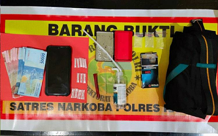 Barang bukti kasus sabu dari terduga pelaku Dm (30) warga Kapuas.