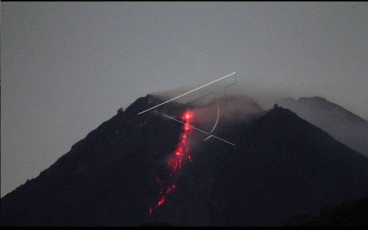 Gunung Merapi Keluarkan Guguran Lava Pijar 9 Kali
