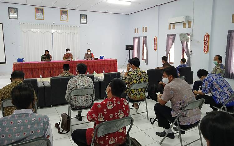 Pemerintah Kecamatan Dusun Timur bersama Muspika Gelar Rapat Koordinasi