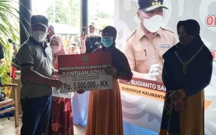 Gubernur Kalteng Berikan Bantuan kepada Korban Kebakaran di Kotim dan Seruyan