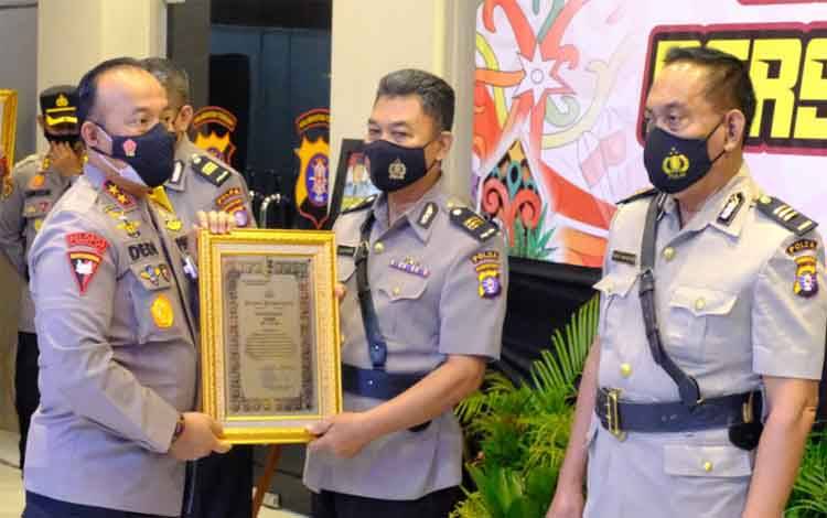 38 Personel dan 1 PNS Polda Kalteng Pensiun