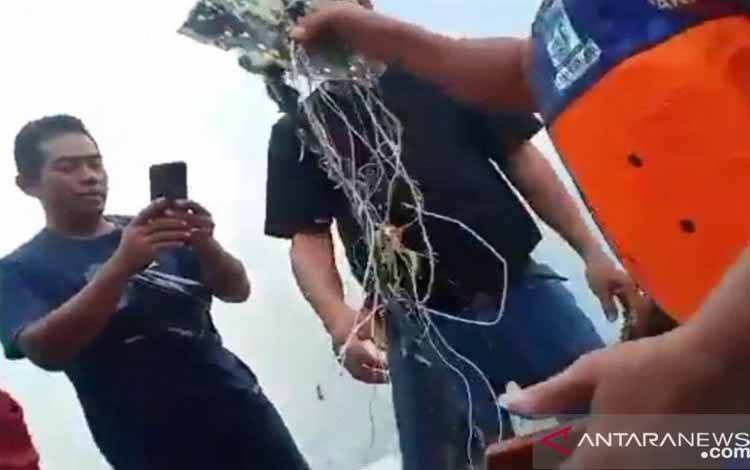 Pesawat Sriwijaya Air Jatuh di Perairan Pulau Laki