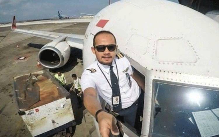 Keluarga Kru Pesawat Sriwijaya Air Berharap Keajaiban