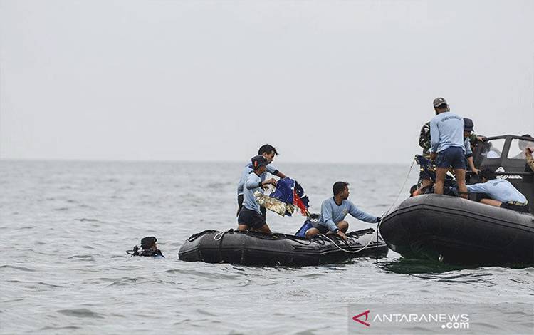 Tim DVI Polda Lampung Ambil Sampel DNA Keluarga Penumpang SJ 182