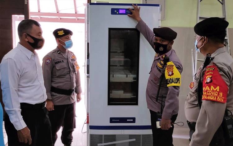 Polresta Palangka Raya Jaga Ketat Gudang Penyimpanan Vaksin Sinovac