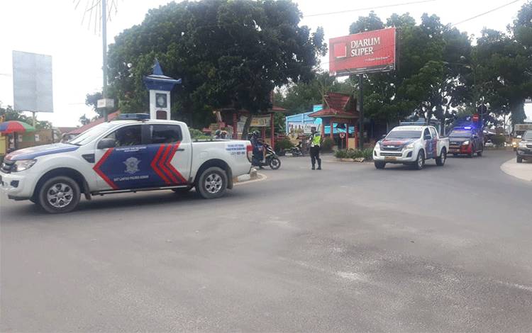Satlantas Polres Kobar Kawal Pendistiribusian Vaksin Covid-19 Hingga Perbatasan