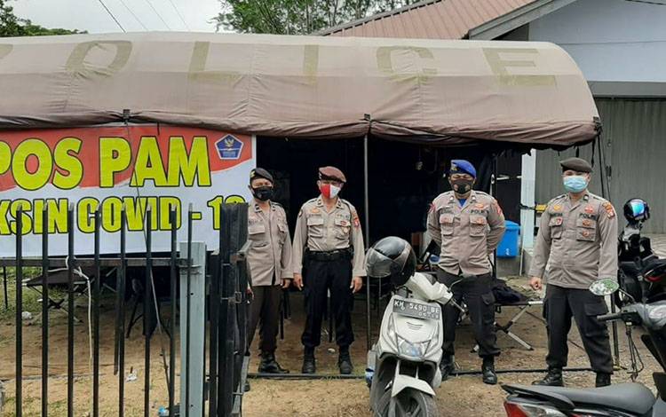 Personel Polres Kapuas Lakukan Pengamanan di Tempat Penyimpanan Vaksin