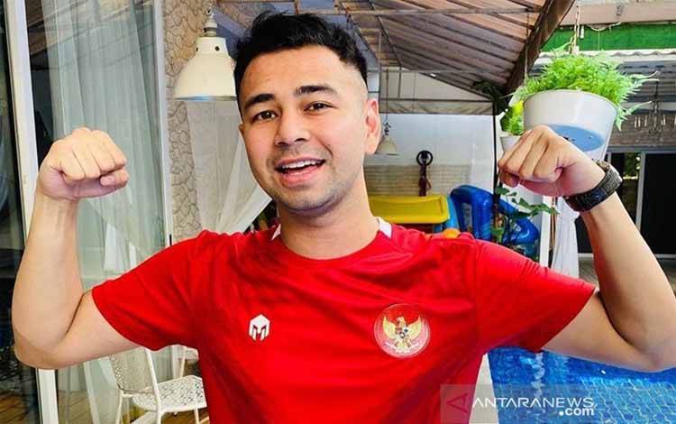 Raffi Ahmad Jalani Vaksinasi Perdana COVID-19 di Istana Kepresidenan
