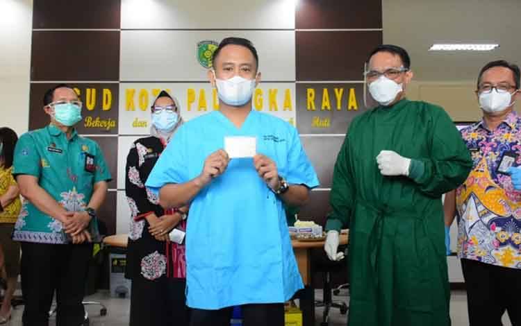 Wali Kota Palangka Raya Tetap Disuntik Vaksin Meskipun Pernah Positif Covid-19, Begini Penjelasan Dokter