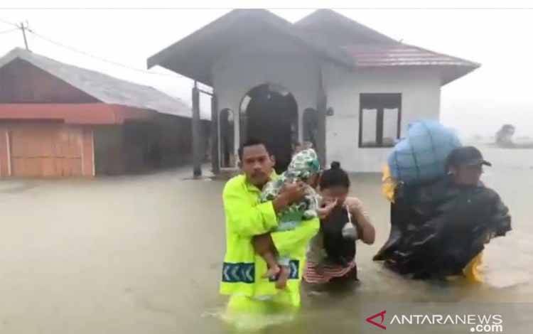 5.753 Rumah dan 19.871 Jiwa Terdampak Banjir di Tanah Laut