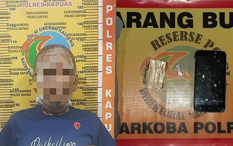Kedapatan Miliki Sabu, Laki-Laki Paruh Baya Ini Diamankan Satresnarkoba Polres Kapuas