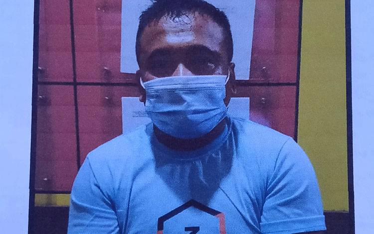 Tersangka Ini Ditangkap Ketika Santai di Pondok Menunggu Pembeli Sabu dan Ekstasi