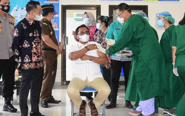 Ketua DPRD Palangka Raya Ingatkan Masyarakat Waspadai Konten Hoaks Terkait Vaksinasi