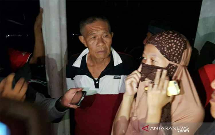 Penyelam TNI Temukan Dompet dan Gawai Rion Yogatama