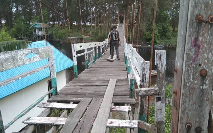 Kondisi Jembatan Gantung Memprihatinkan, Ini Harapan Ketua DPRD Seruyan  ?