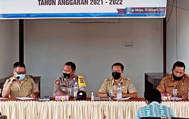 Bhabinkamtibmas Ikuti Musrenbang Desa Arga Mulya