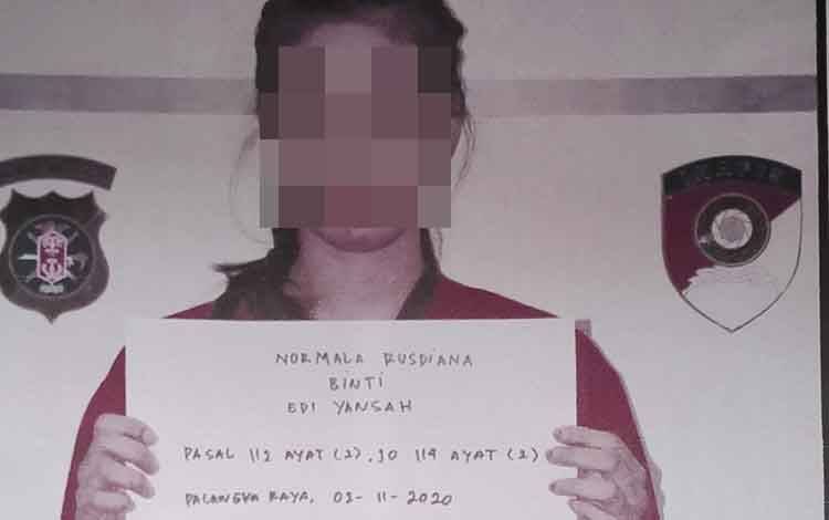 Tidak Hanya Jadi Kurir, Perempuan 25 Tahun Ini Juga Akui Sebagai Pengguna