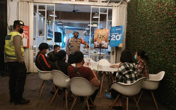 Pemilik Kafe di Palangka Raya Bakal Didenda Segini Jika Langgar Jam Operasional