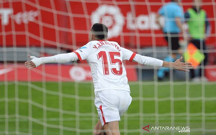 Hattrick Youssef En-Nesyri Antar Sevilla Naik ke Posisi Ketiga
