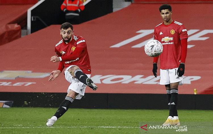 Bruno Fernandes Bawa Manchester United Lewati Liverpool di Piala FA