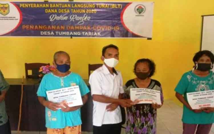Pemdes Tumbang Tariak Gelontorkan Rp198 juta untuk BLT DD