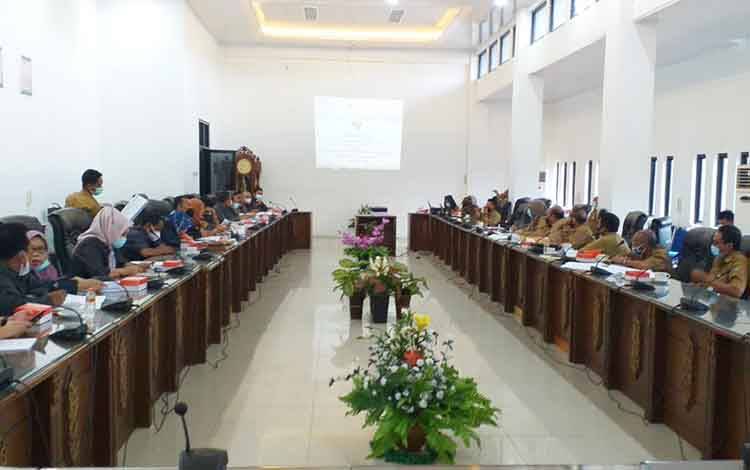 DPRD Bersama Pemkab Barito Utara Bahas Raperda Ppilkada dan Pengganti Antar Waktu