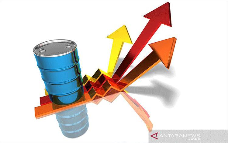 Harga Minyak Melonjak karena AS Larang Impor Minyak Mentah Rusia