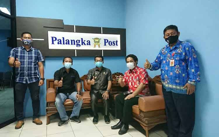 Bupati Murung Raya Kunjungi Kantor Palangka Post dan Borneonews