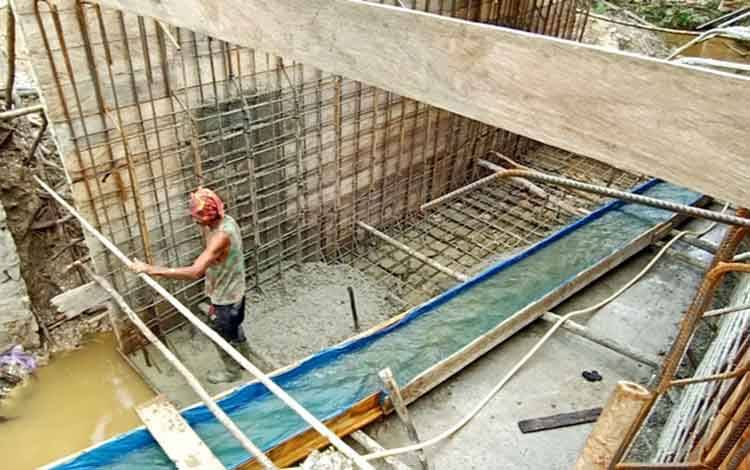 Kerusakan Jalan dan Gorong-Gorong Jembatan Desa Trinsing Sudah Dikerjakan