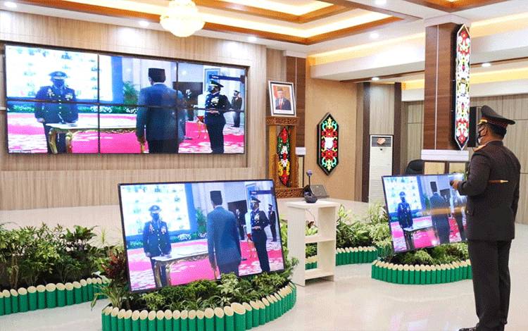 Kapolda Kalteng Ikuti Pelantikan Kapolri Secara Virtual