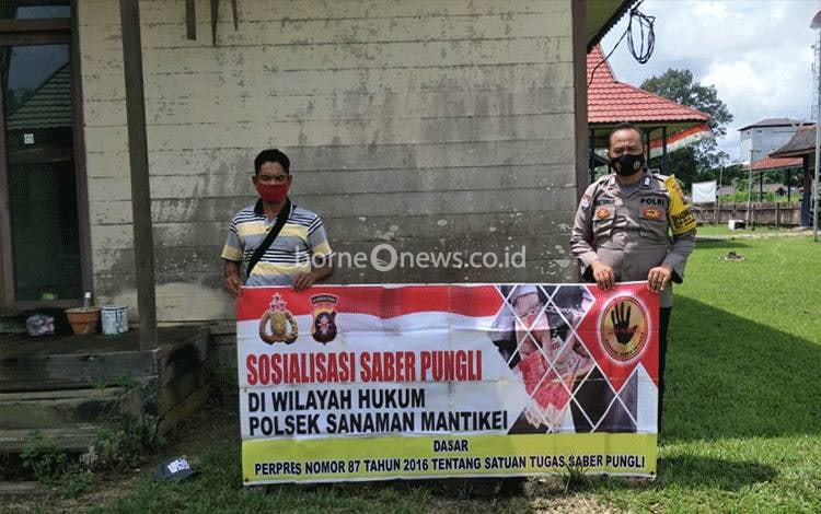Polisi Sosialisasi Saber Pungli di Desa Dehes Katingan