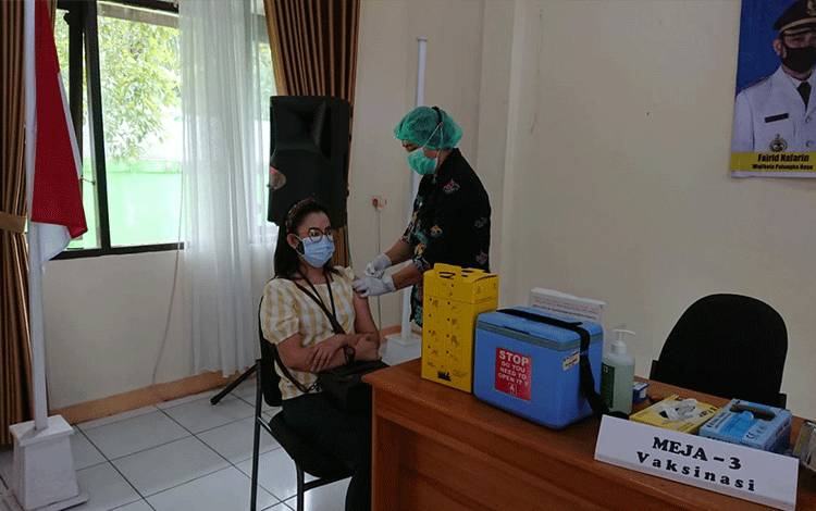 Besok, Nakes Pulang Pisau Mulai Jalani Vaksinasi Dosis Kedua