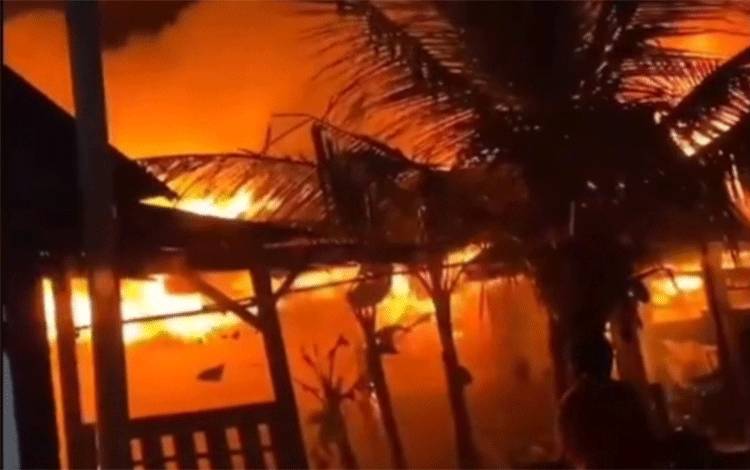 Rumah di Kompleks Kamar 20 Sampit Terbakar