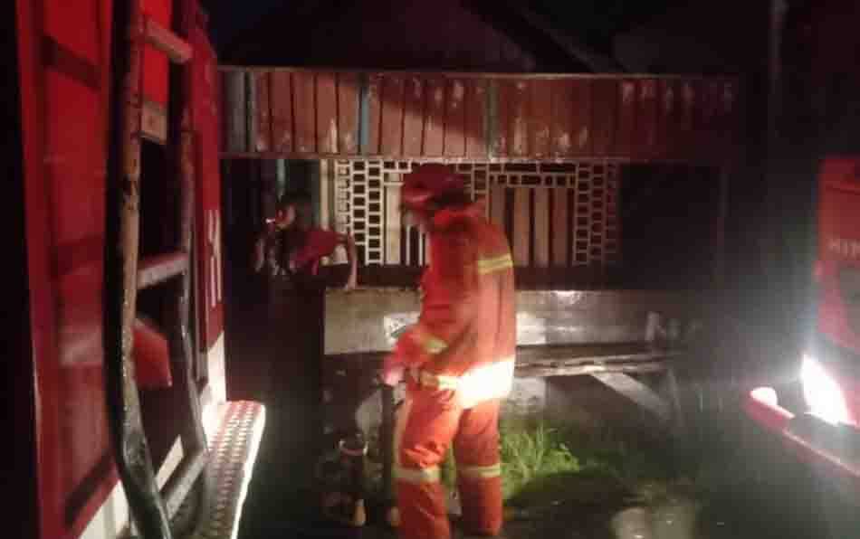 Kebakaran di Kamar 20 Sampit Hanguskan Sebuah Rumah