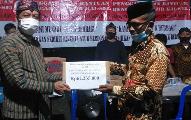 Paguyuban Kuda Lumping Palangka Raya Serahkan Bantuan untuk Korban Banjir Kalsel
