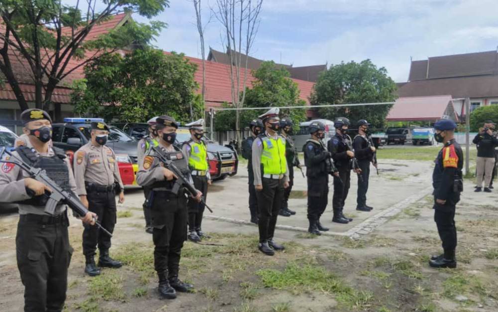 Polda Kalteng Amankan Pendistribusian 1.320 Vial Vaksin Covid-19 ke Gunung Mas