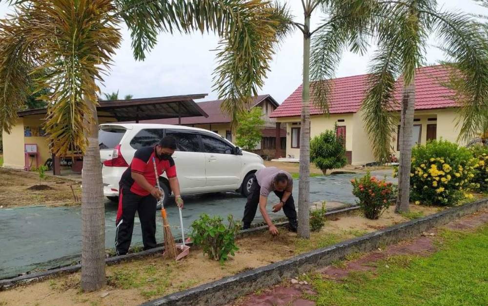 Kapolsek Seruyan Hilir Tekankan Pentingnya Kebersihan Lingkungan Kerja