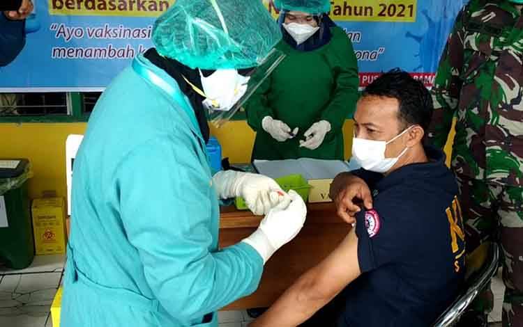 Puskesmas Baamang I Mulai Vaksinasi Tenaga Kesehatan