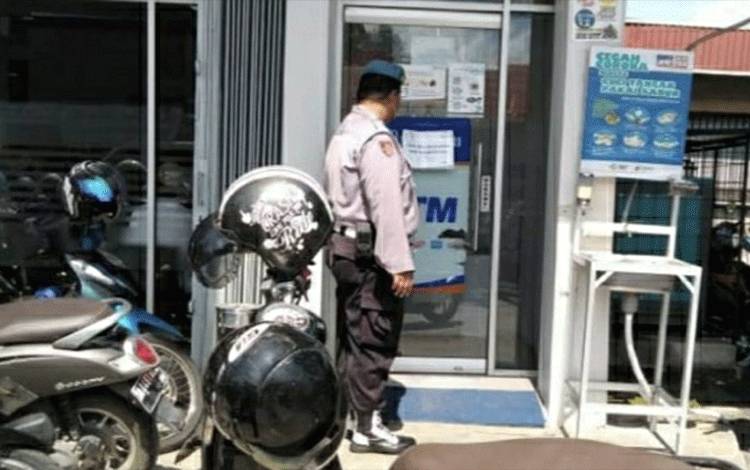 Antisipasi Kriminalitas, Anggota Polsek Selat Gencarkan Patroli