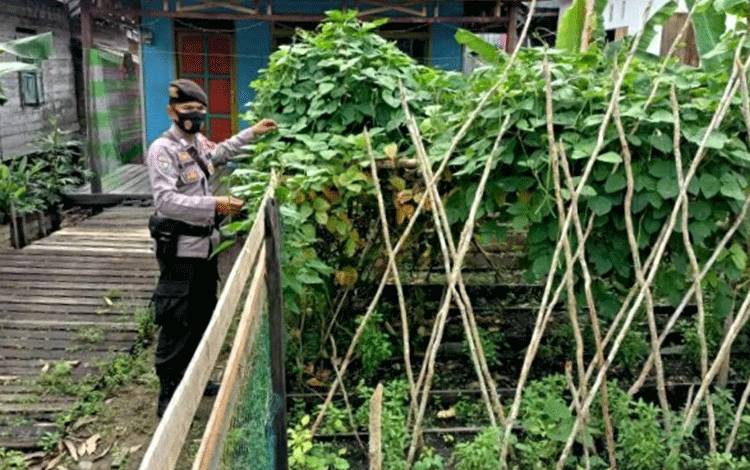 Bhabinkamtibmas Polsek Mantangai Sambangi Warga, Motivasi Kembangkan Ketahanan Pangan
