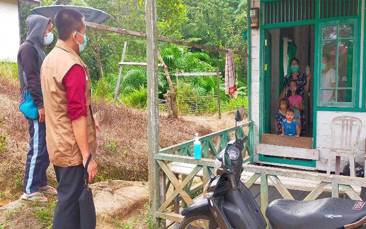 Ketua Harian Gugus Tugas Murung Raya Inspeksi ke Joloi Melihat Pasien Covid