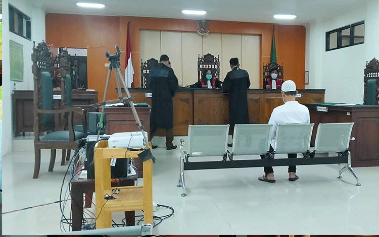 Bermasalah Sejak Awal, Jaksa Tidak Rampas Alat Berat dan Petani Sawit Dituntut 3 Tahun Penjara, Denda Rp 1,5 Miliar