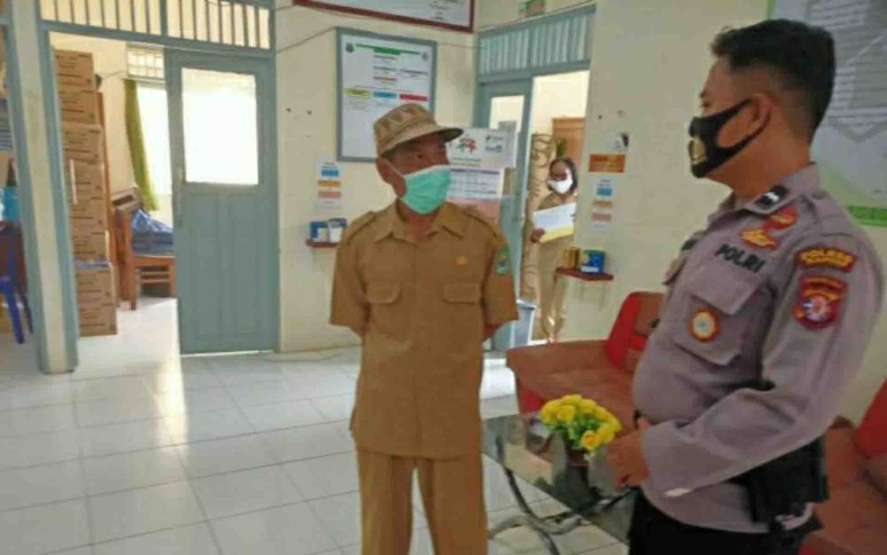Personel Polsek Kapuas Barat Pantau Tempat Penyimpanan Vaksin