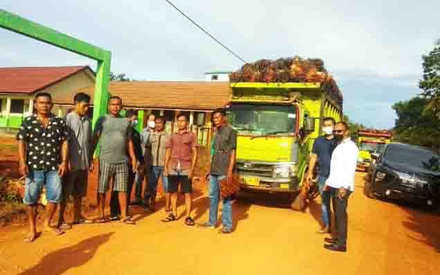 Legislator Sebut Truk Sawit Melintas di Dusun Terobos Raya Tidak Perhatikan Keselamatan Warga