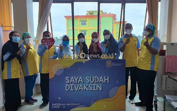 Tenaga Kesehatan RSUD Sultan Imanuddin Pangkalan Bun Mulai Divaksin