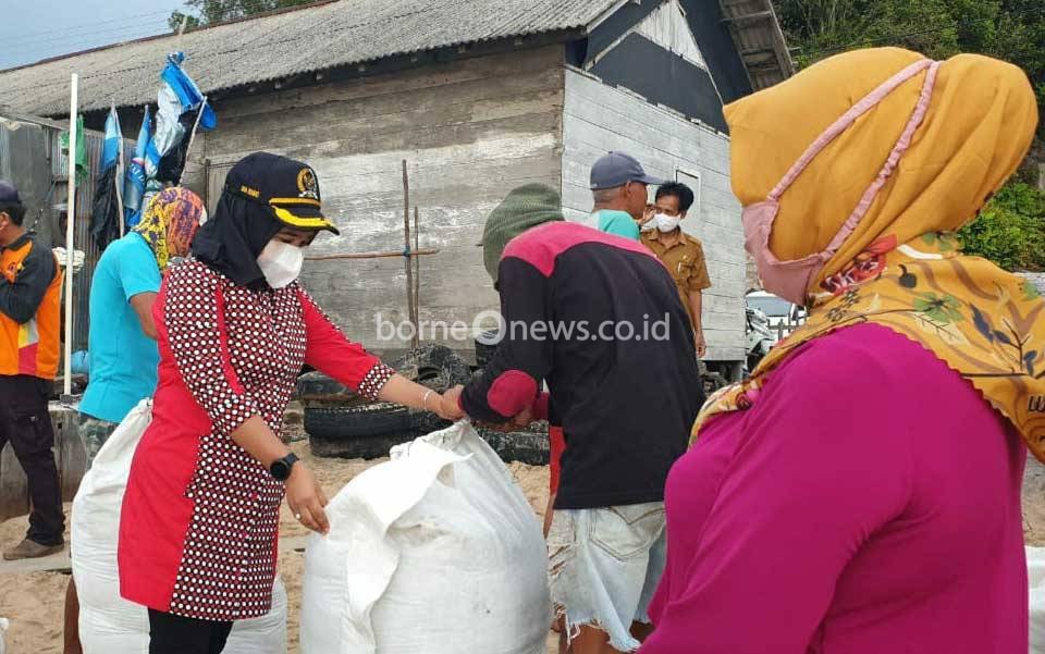 Legislator Kobar Dukung Relokasi Warga Terdampak Abrasi di Desa Keraya